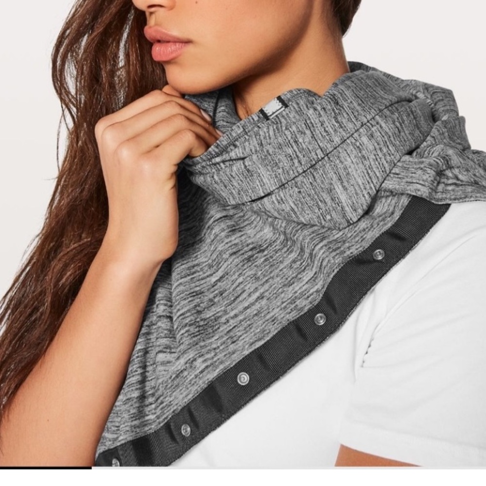 Lululemon Vinyasa Wrap Heathered Grey Scarf